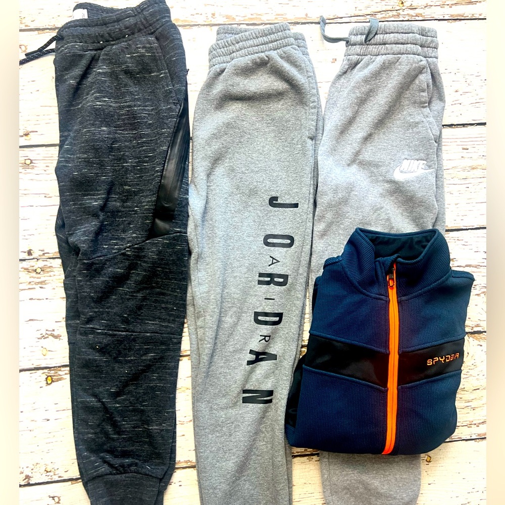 Boys size 14 (L) bundle of clothes (4 items). Excellent condition. Nike, Spyder